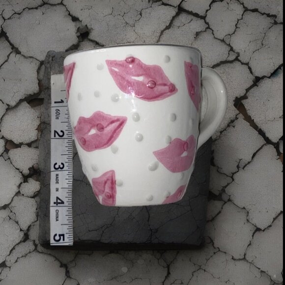 Hand-Painted Ceramic Mug With Pink Lips & Raised Polka Dot Design Made In Italy - Picture 5 of 11